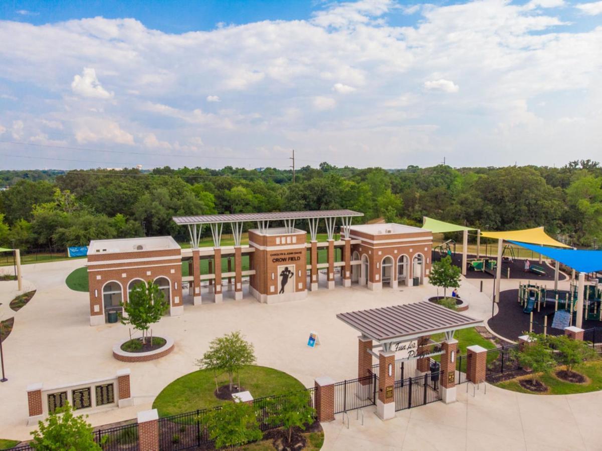 Holiday Inn & Suites College Station-Aggieland By Ihg Exterior foto